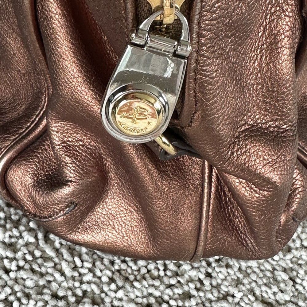 Makowski purse. EUC gold/metallic leather with gold hardware, purple lining!💖 - Picture 2 of 12